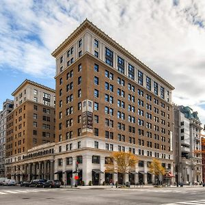 Global Luxury Suites At The White House